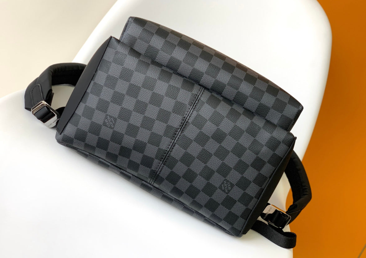 MEN’S CASUAL BACKPACK